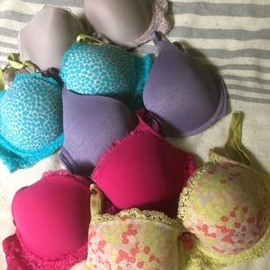 Set of 5 gently used 32C bras